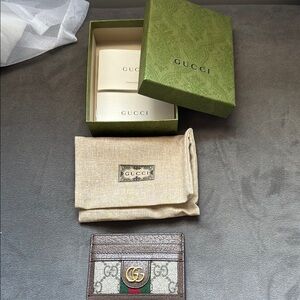 Gucci Brown Wallet Luxurious Leather Accessory
